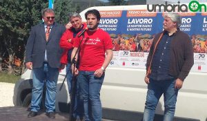 primo maggio 2017 Norcia - parla Pietro Iambrenghi del Liceo De Gasperi-Battaglia vincitore del premio Miur Unesco 'Scrivere Teatro' - foto di Patrizia Cantelmo per CGIL