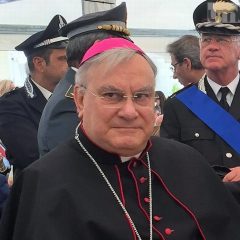 Terni, malore per il vescovo: «È vigile e in buone condizioni»