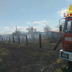 Incendio ad Attigliano: brucia un terreno
