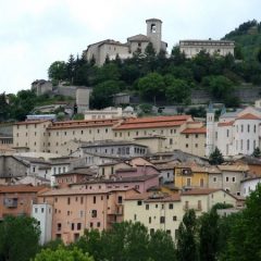 Cascia, casa demolita: strada di nuovo libera