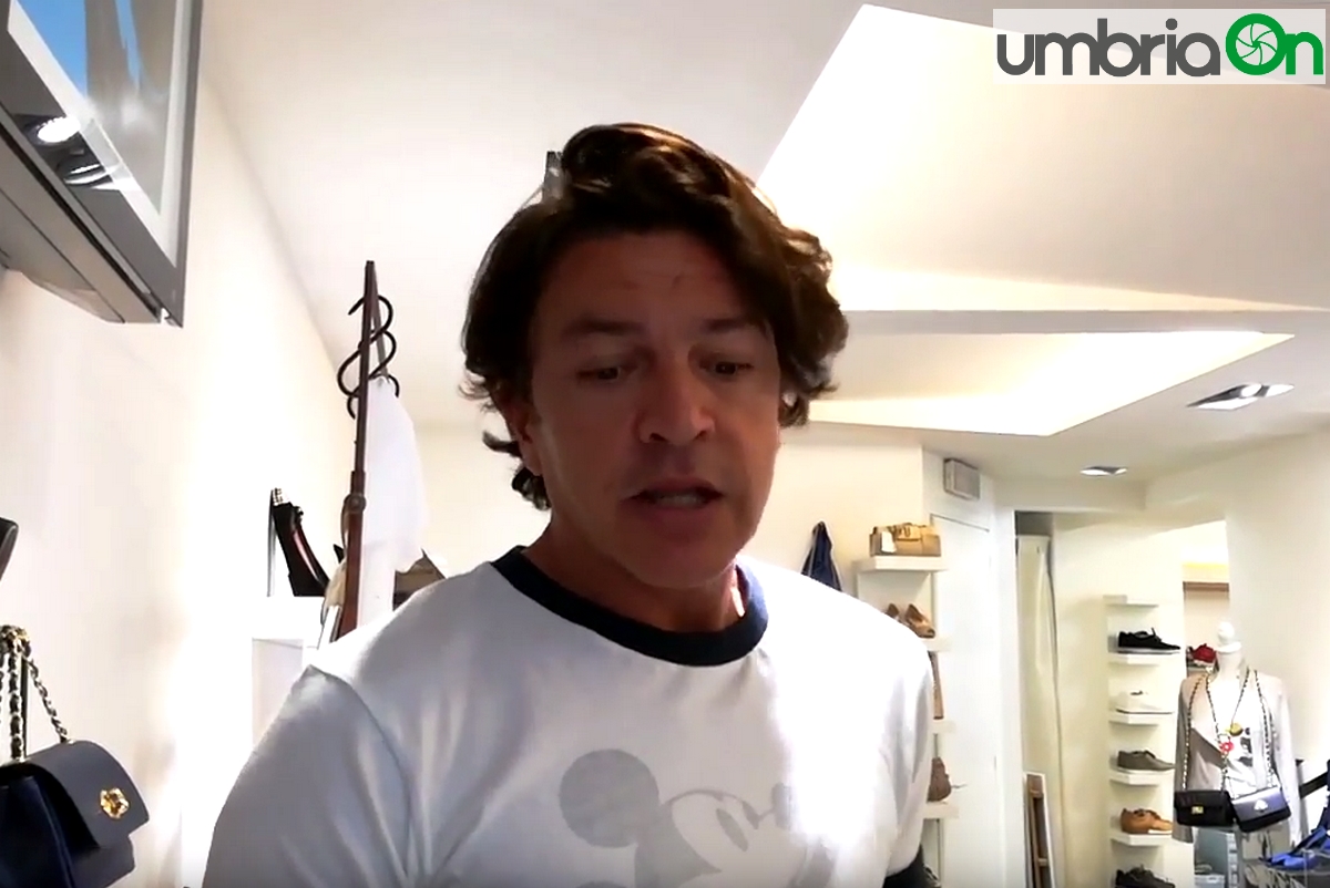 «Magazzini allagati: rischio di chiudere»