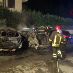 Bastia Umbra, tre auto bruciano nella notte