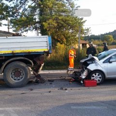 Perugia, con l’auto sotto un camion: ferita