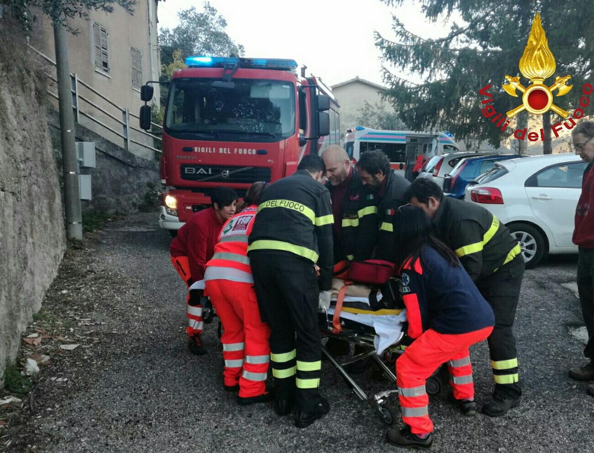 Acquapalombo, cade nell’uliveto e si ferisce