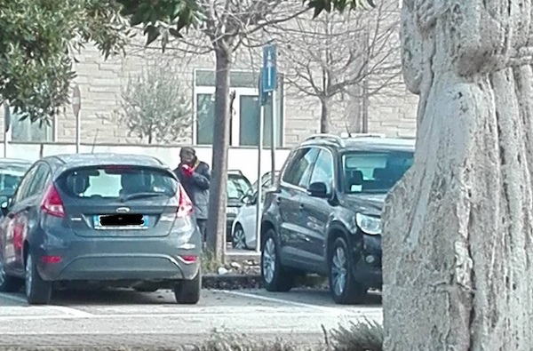 Foligno, paura abusivi al parcheggio ospedale