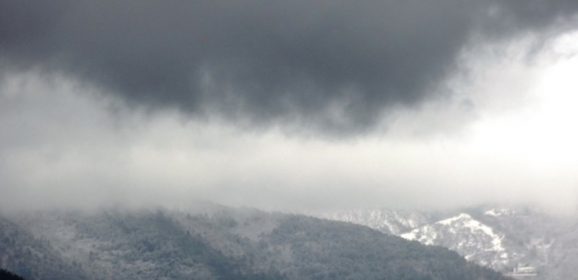 Meteo Umbria: torna la neve, fiocchi dai 700 metri. Nel weekend riappare la primavera
