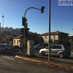 Terni: «Rischio scontri per semaforo rotto»