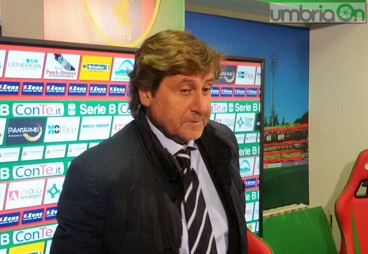 Ternana: «Pochesci non è più l’allenatore»