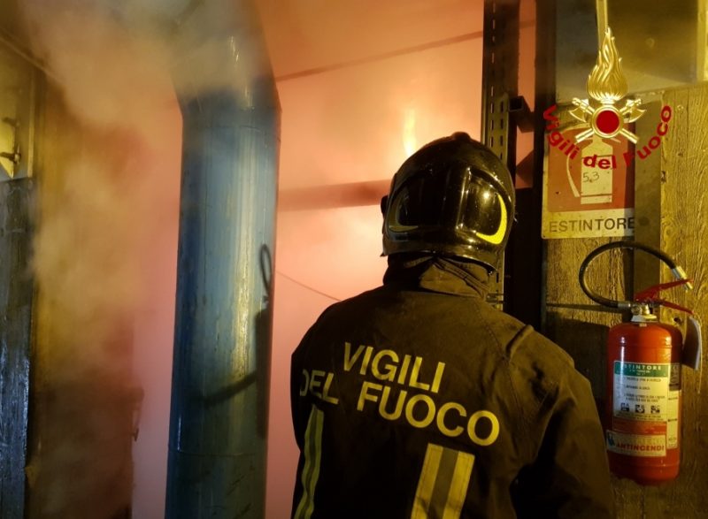 Vetreria in fiamme, intervento a Piegaro umbriaON