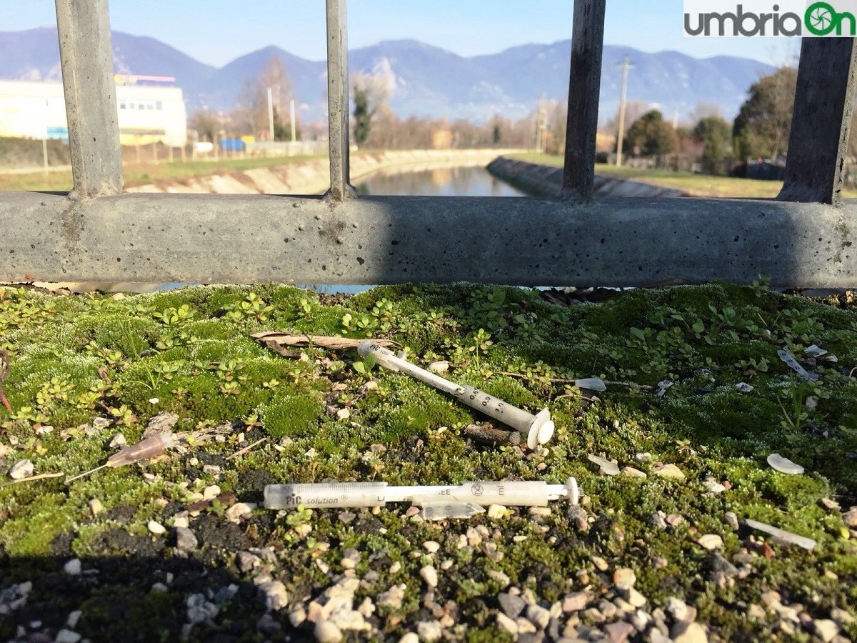 Droga a Terni, ancora siringhe abbandonate