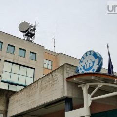 Perugia, litiga con una donna e poi si scaglia contro la polizia: denunciato 37enne