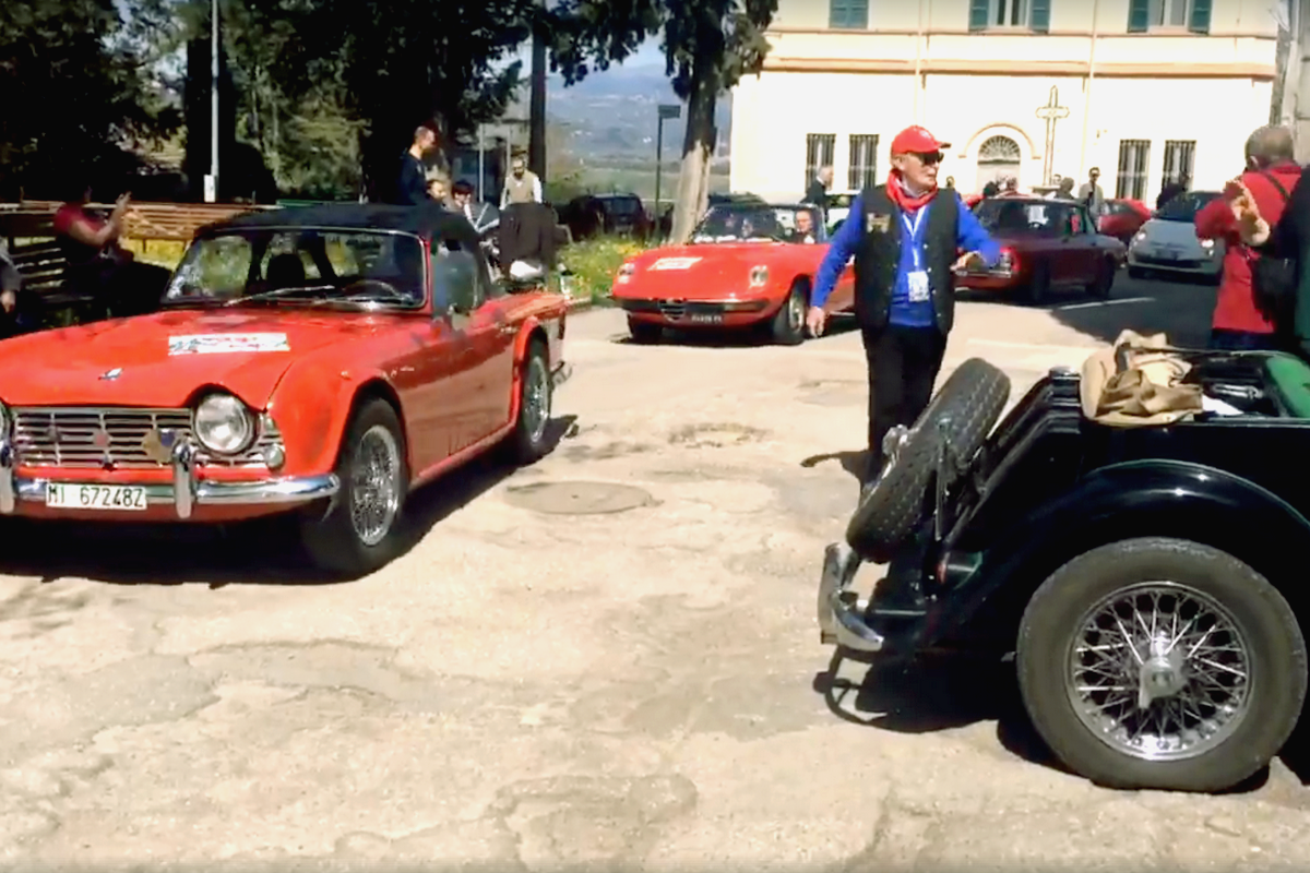 Domenica di auto storiche nel perugino