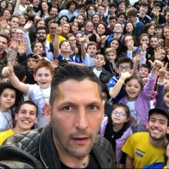 Il selfie di Materazzi con i baby calciatori