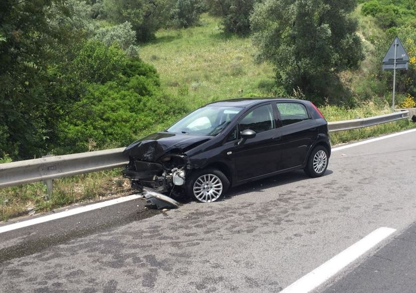 Raccordo Terni-Orte, schianto con 3 feriti