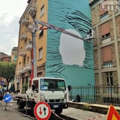 Non gradisce la street art: dà di matto a Terni