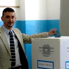 «Assunzione ‘fittizia’ da parte del gruppo Pd in Regione»: sindaco rischia il processo