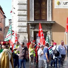 Sit-in a Perugia 1416: vigili fra i figuranti