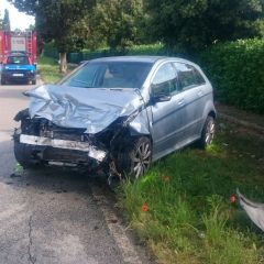 Perugia, due feriti in scontro tra auto