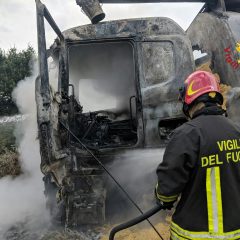 Autotreno divorato dalle fiamme a Orvieto