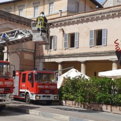 Perugia, incendio in centro: arriva il 115