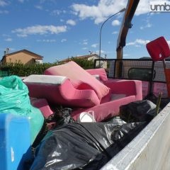 Terni, zona Cesure: ancora caos rifiuti