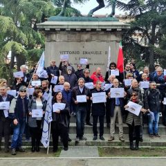 Attacchi alla stampa, flash-mob a Perugia