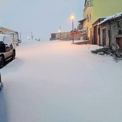 L’Umbria si risveglia sotto la prima neve