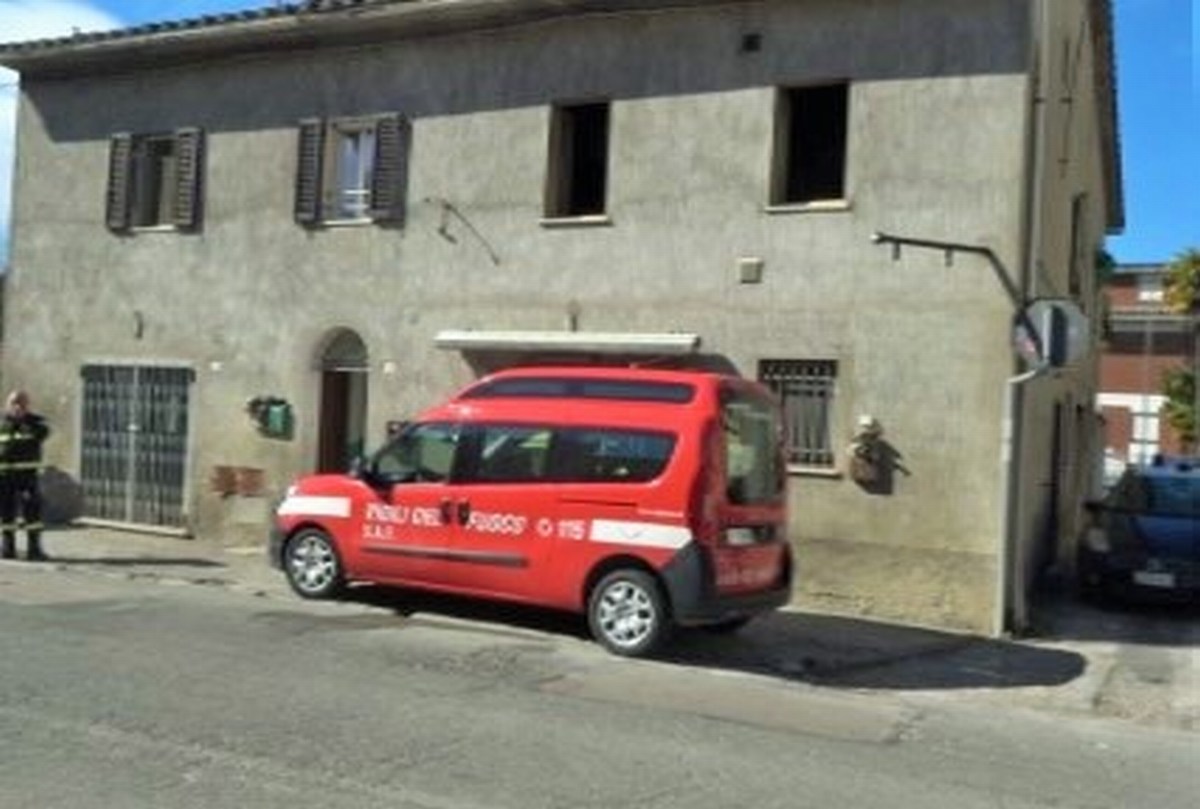 Brucia termocoperta: 72enne perde la vita