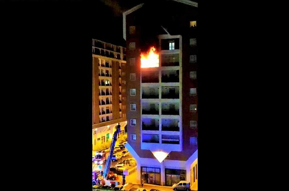 Video – Fiamme divorano appartamento a Terni