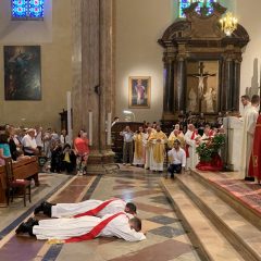 Perugia, Bassetti ordina due sacerdoti