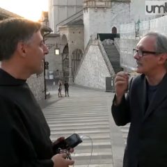 Il video del confronto sul muro di Assisi