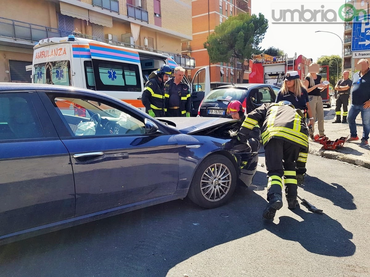 Terni, XX Settembre – Pastrengo: schianto
