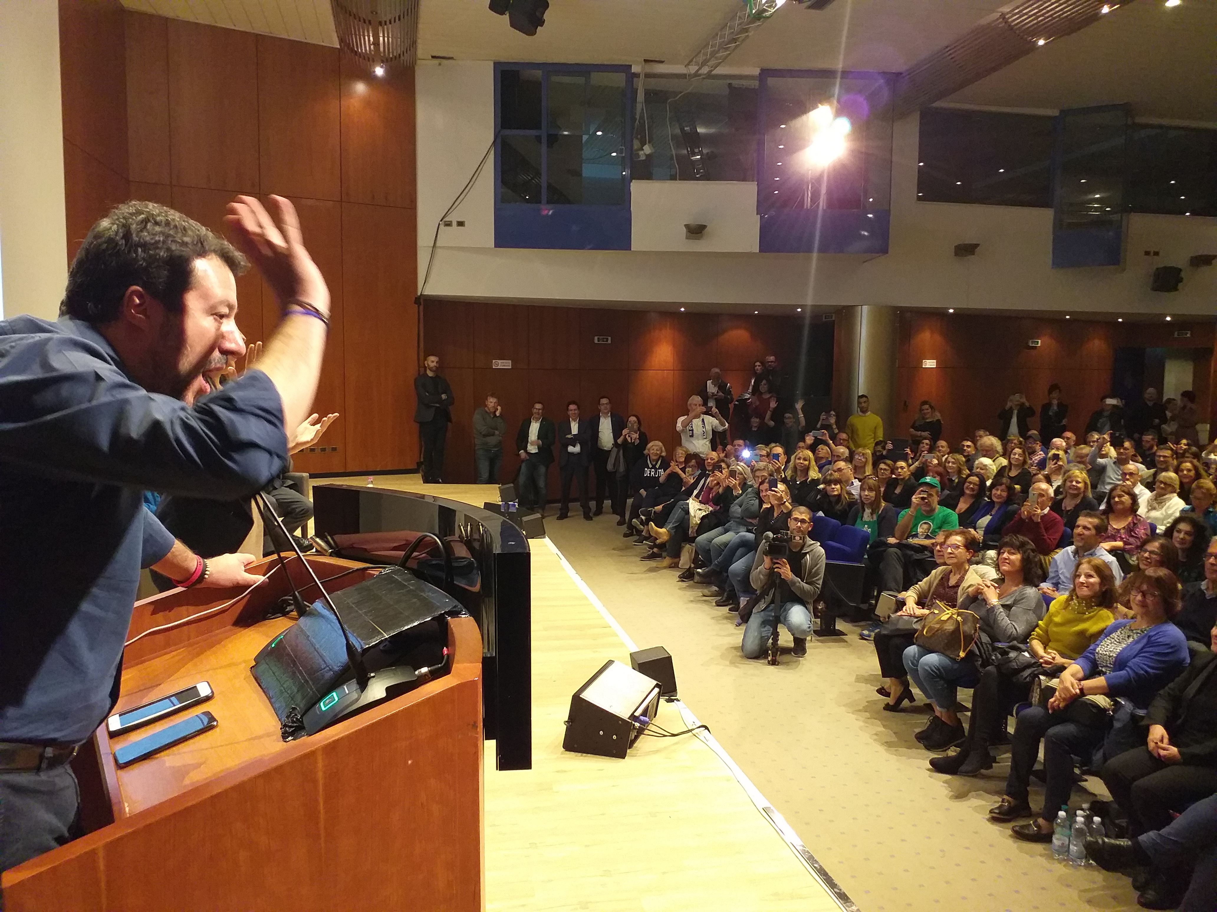 Salvini a Fontivegge, poi chiude con Tesei