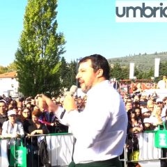 Salvini, il contestatore al mercato di Perugia