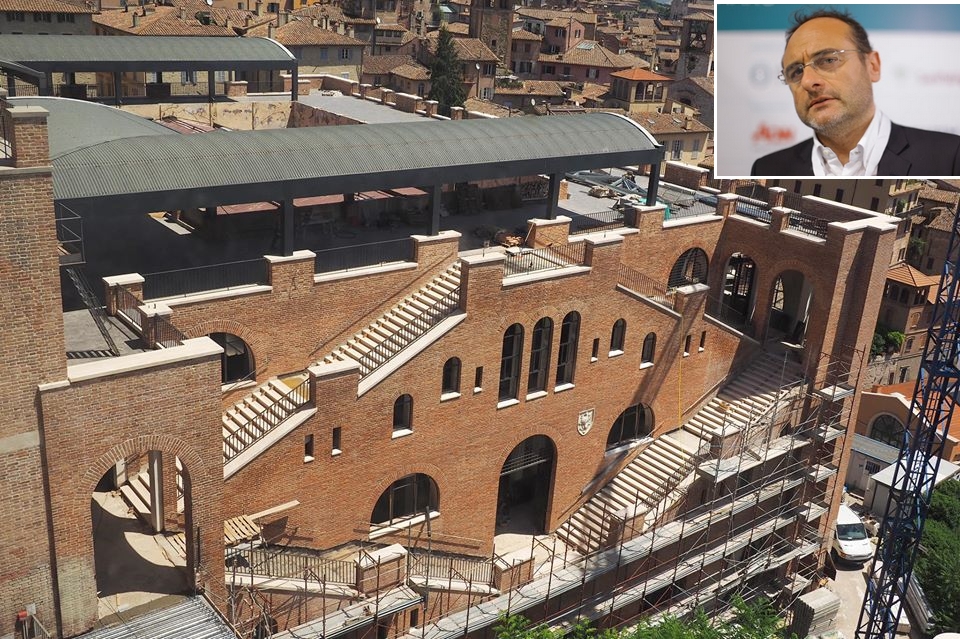 Il mercato coperto a una cordata locale