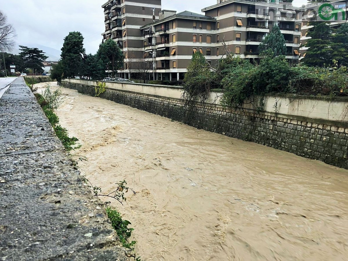 Terni, il torrente Serra è in piena – Il video