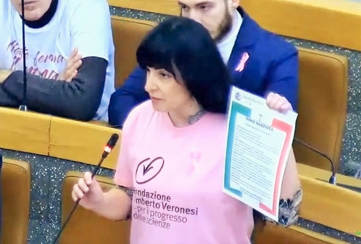 «Bonifazi razzista». «Ho fatto un errore»