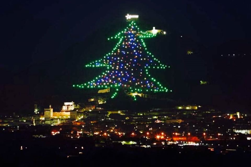 Natale in Umbria: il video delle accensioni