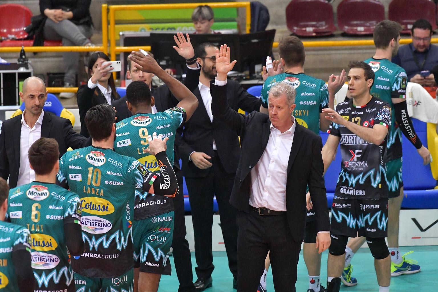 Volley, Perugia vince, la Lube scricchiola