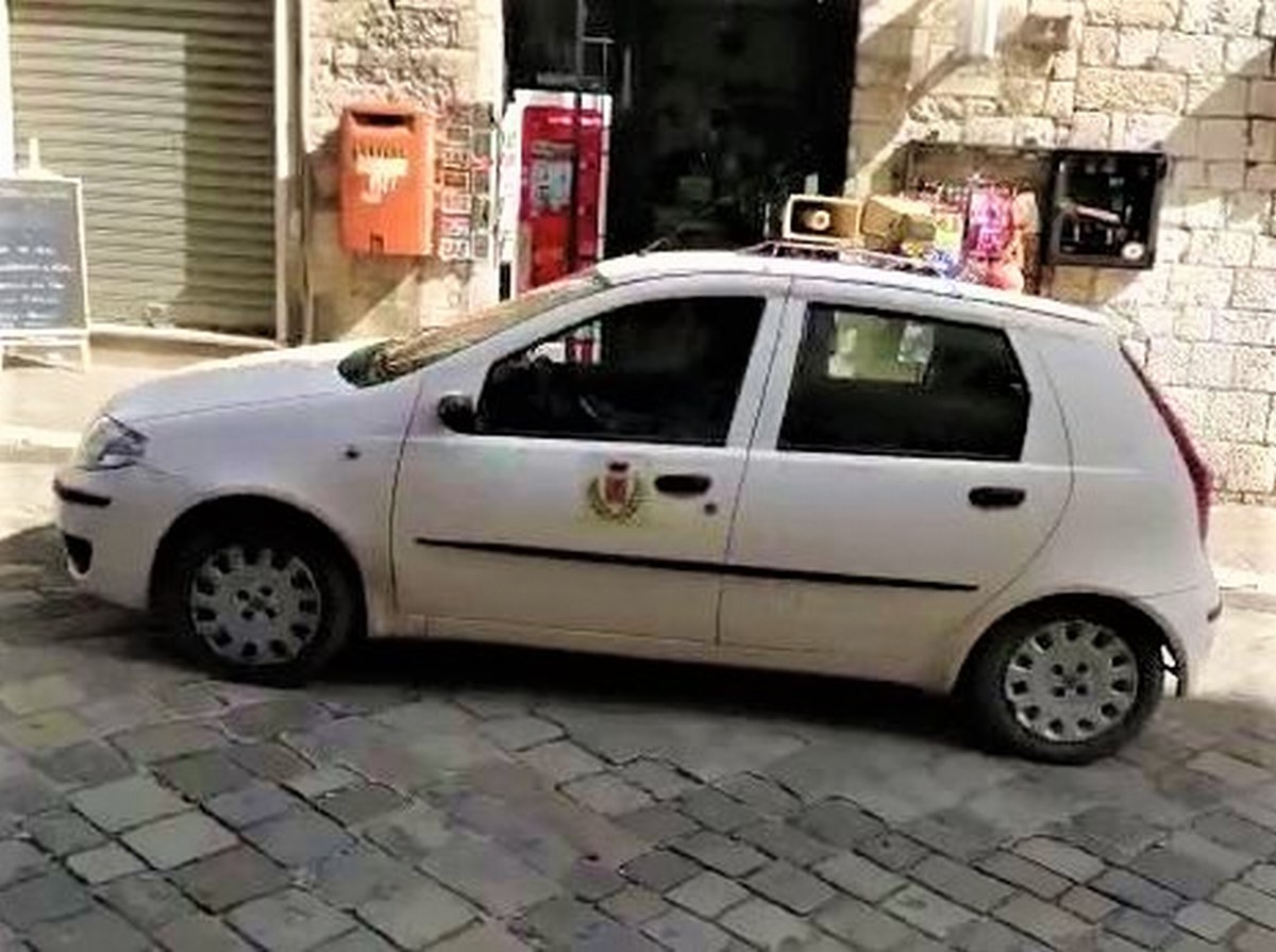 Altoparlante a Narni: «Restate a casa»