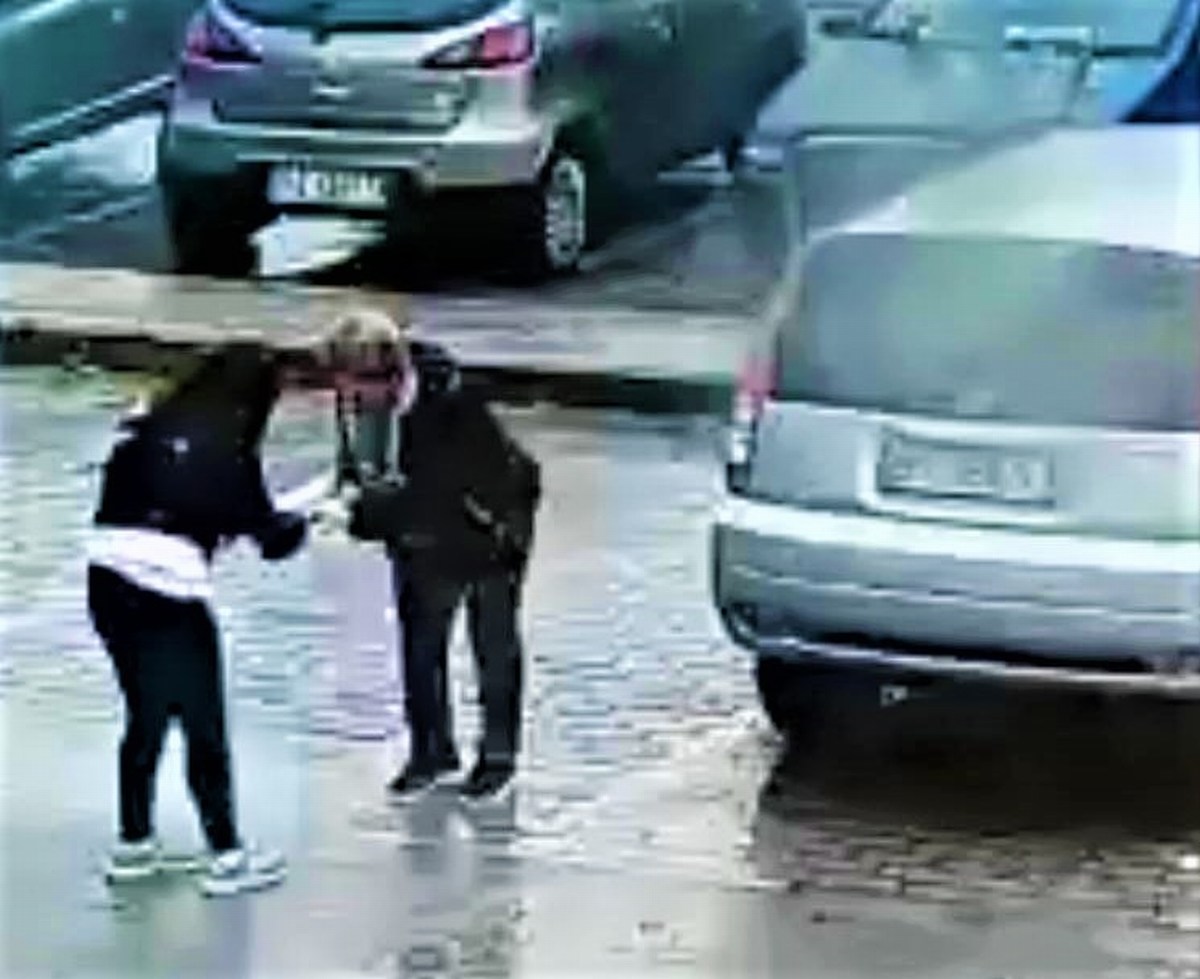 Terni, come ti ‘frego’ nel parcheggio – Video