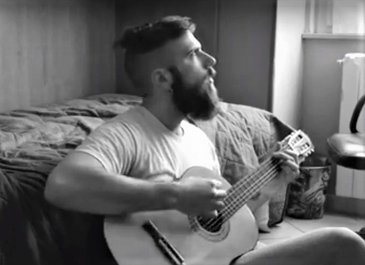 «Chi vive da solo, non è solo»: il video di un ternano