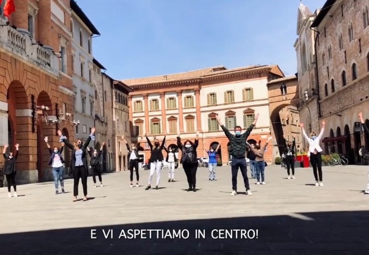 I commercianti di Foligno in un video
