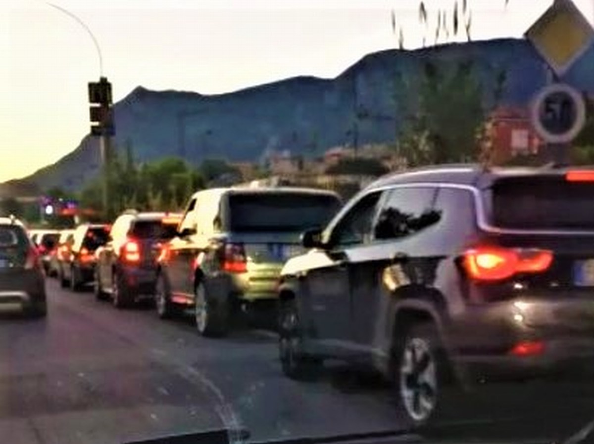 Terni, la ‘fase due’ è anche la fila al McDrive