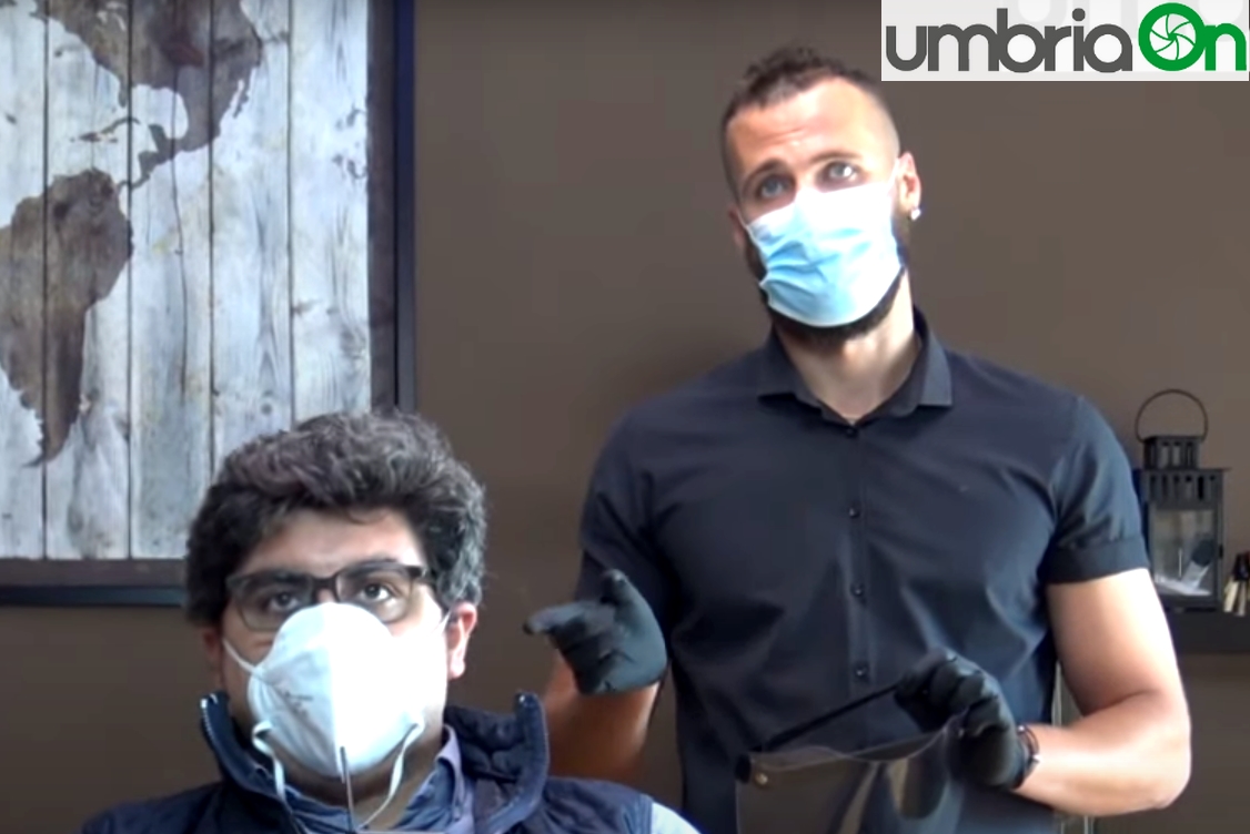 Parrucchieri e Barbieri, da lunedì ecco come ci taglieranno i capelli
