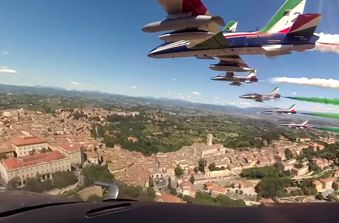Frecce Tricolori, video girato dall’abitacolo