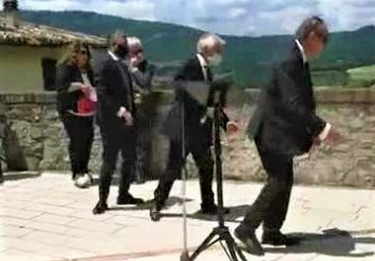 La presidente Tesei colta da malore – Video