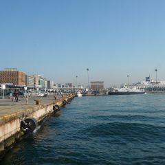 Ternano finisce nelle acque del porto di Napoli: salvato