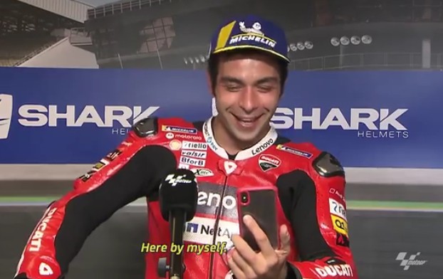Petrux e la chiamata a sorpresa della mamma Lacrime post trionfo