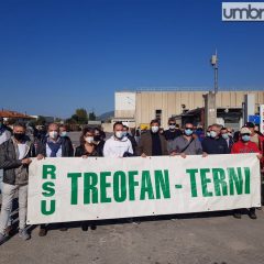 Treofan, lavoratori in assemblea permanente